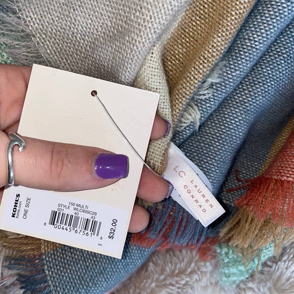 LC Lauren Conrad Blanket Scarf - Picture 4 of 4